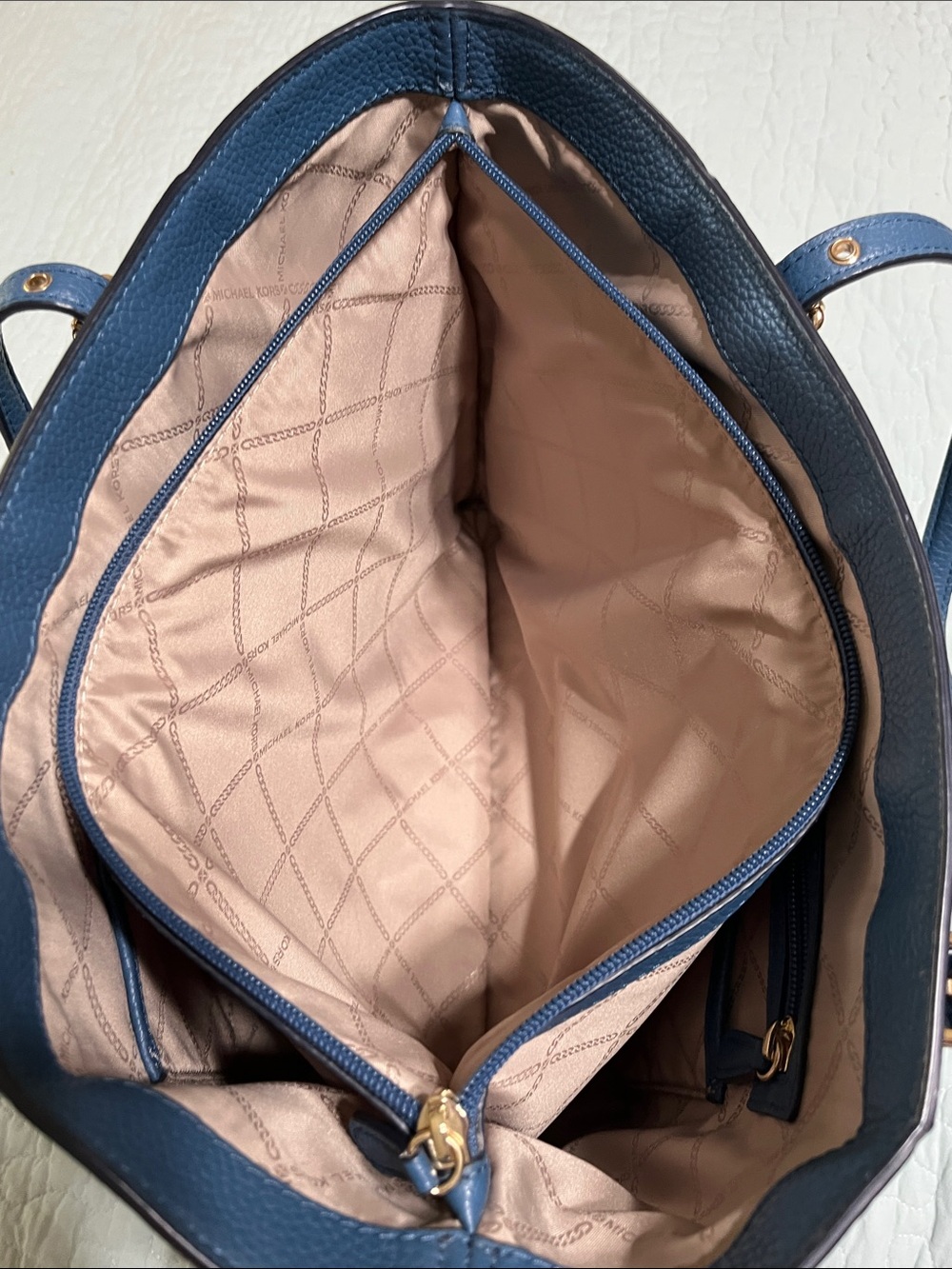 🌾Michael Kors Navy Blue Pebbled Leather Tote - Picture 6 of 10